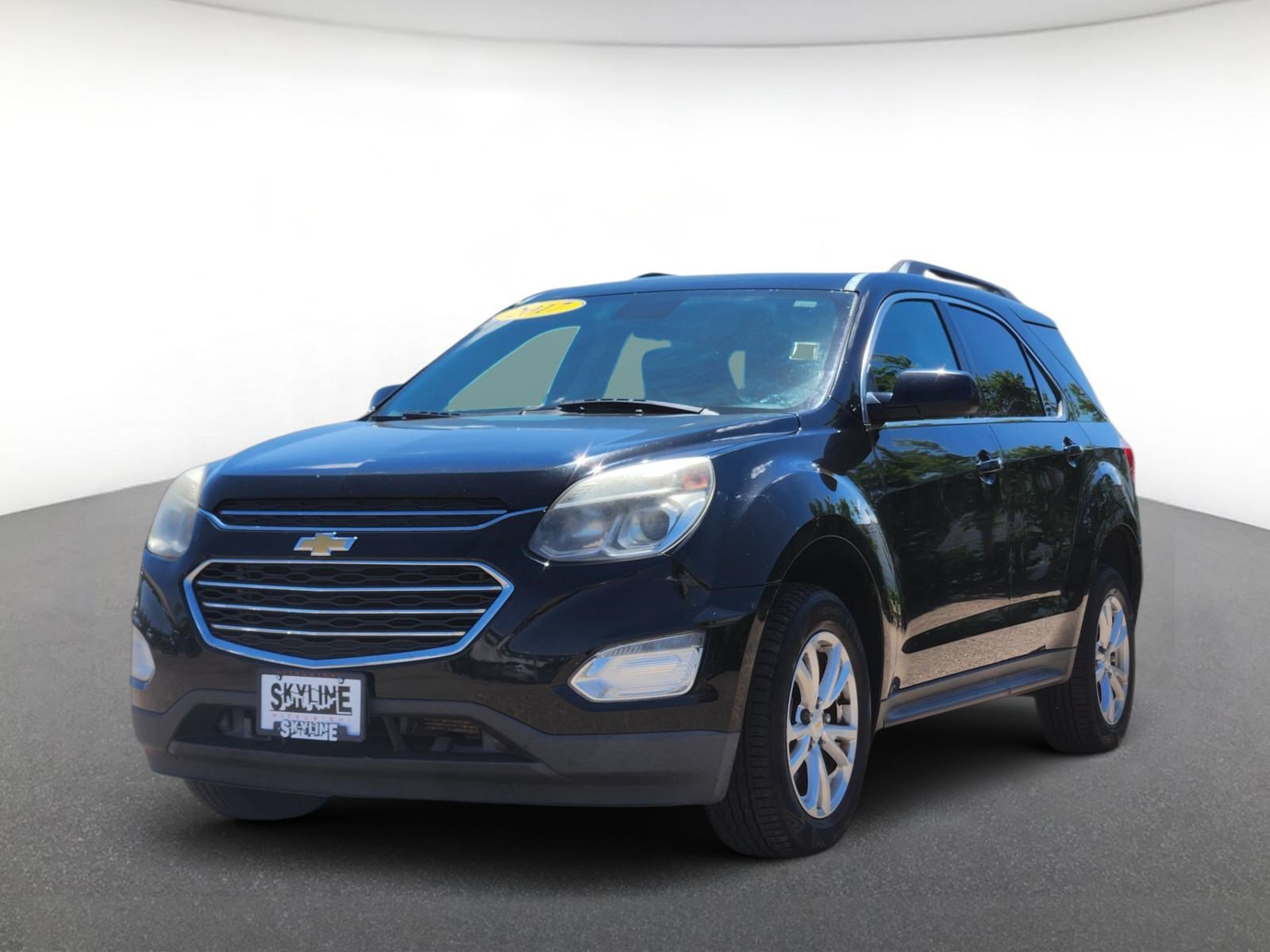 Used 2017 Chevrolet Equinox LT w/ Convenience Package AWD/4WD image 2