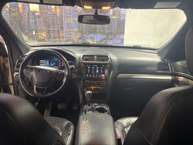Used 2018 Ford Explorer XLT w/ Equipment Group 202A image 16
