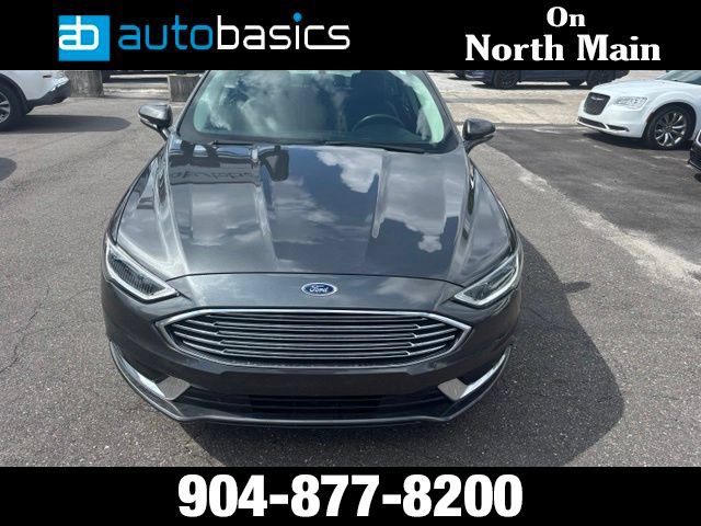 Used 2018 Ford Fusion SE w/ Fusion SE Technology Package FWD image 9