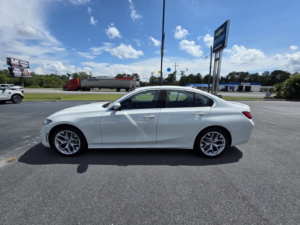 Used 2026 BMW 330i xDrive Sedan AWD/4WD image 3