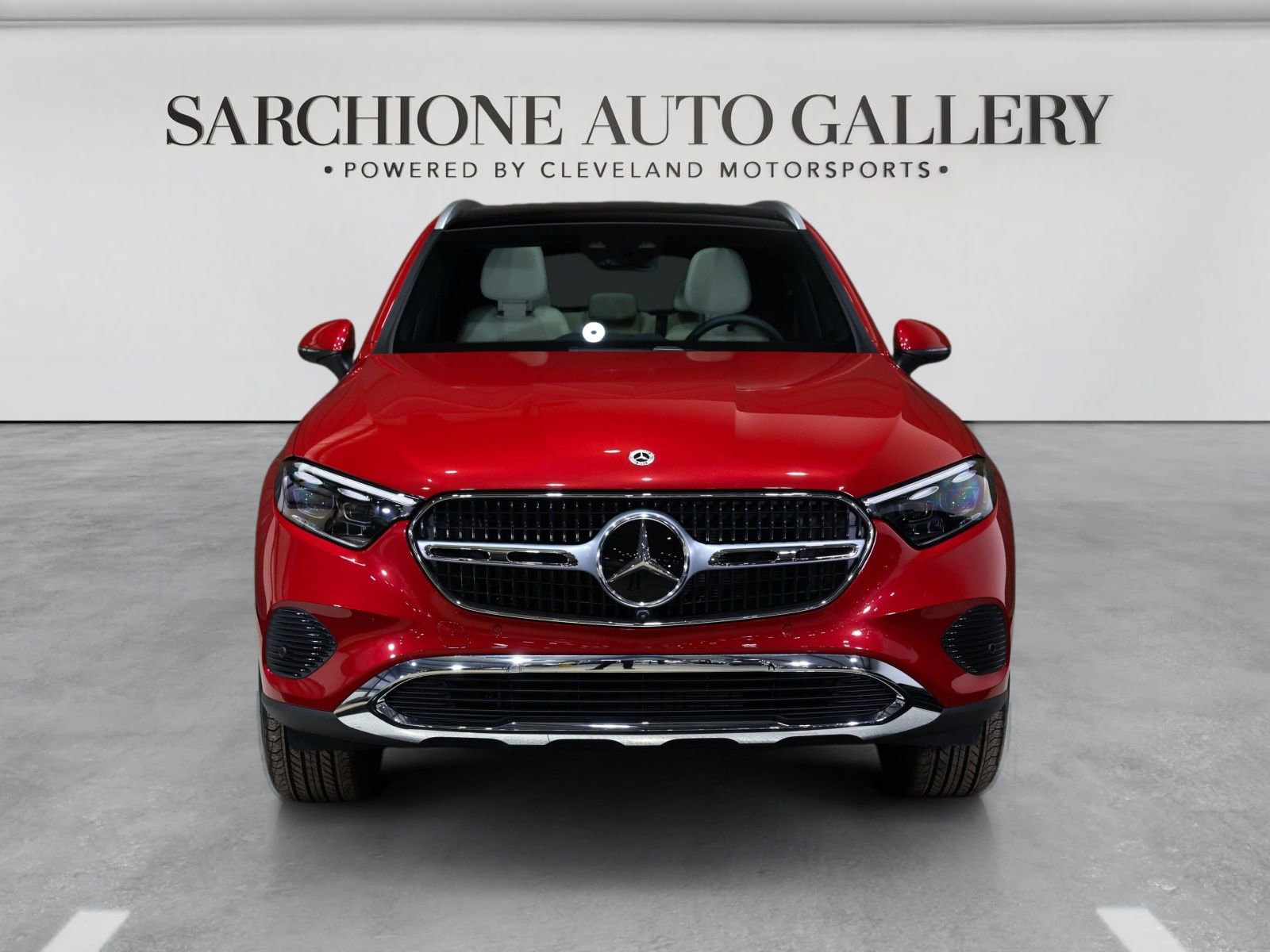 Used 2025 Mercedes-Benz GLC 300 4MATIC image 3