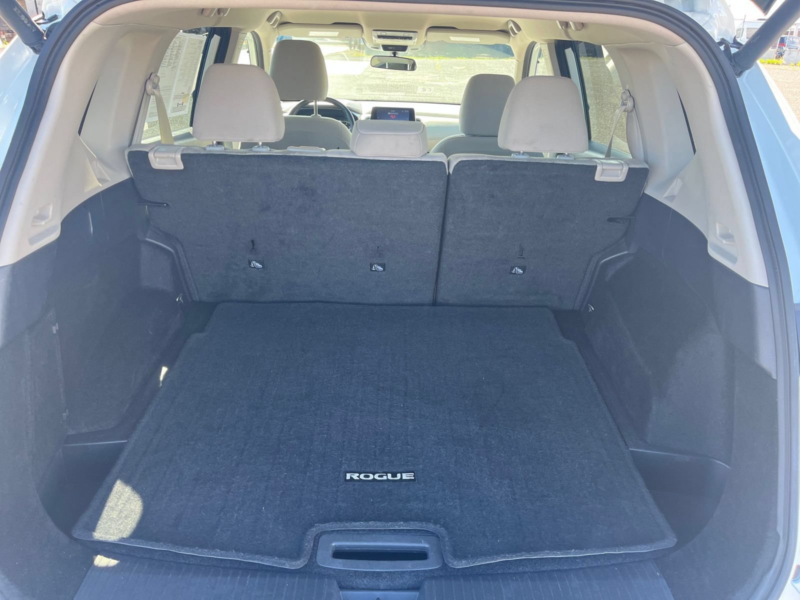 Used 2025 Nissan Rogue SV FWD image 25