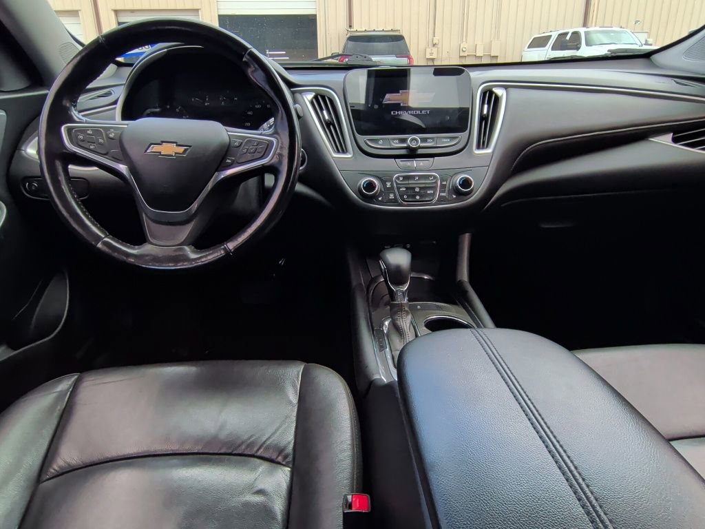 Used 2022 Chevrolet Malibu LT w/ Leather Package FWD image 11