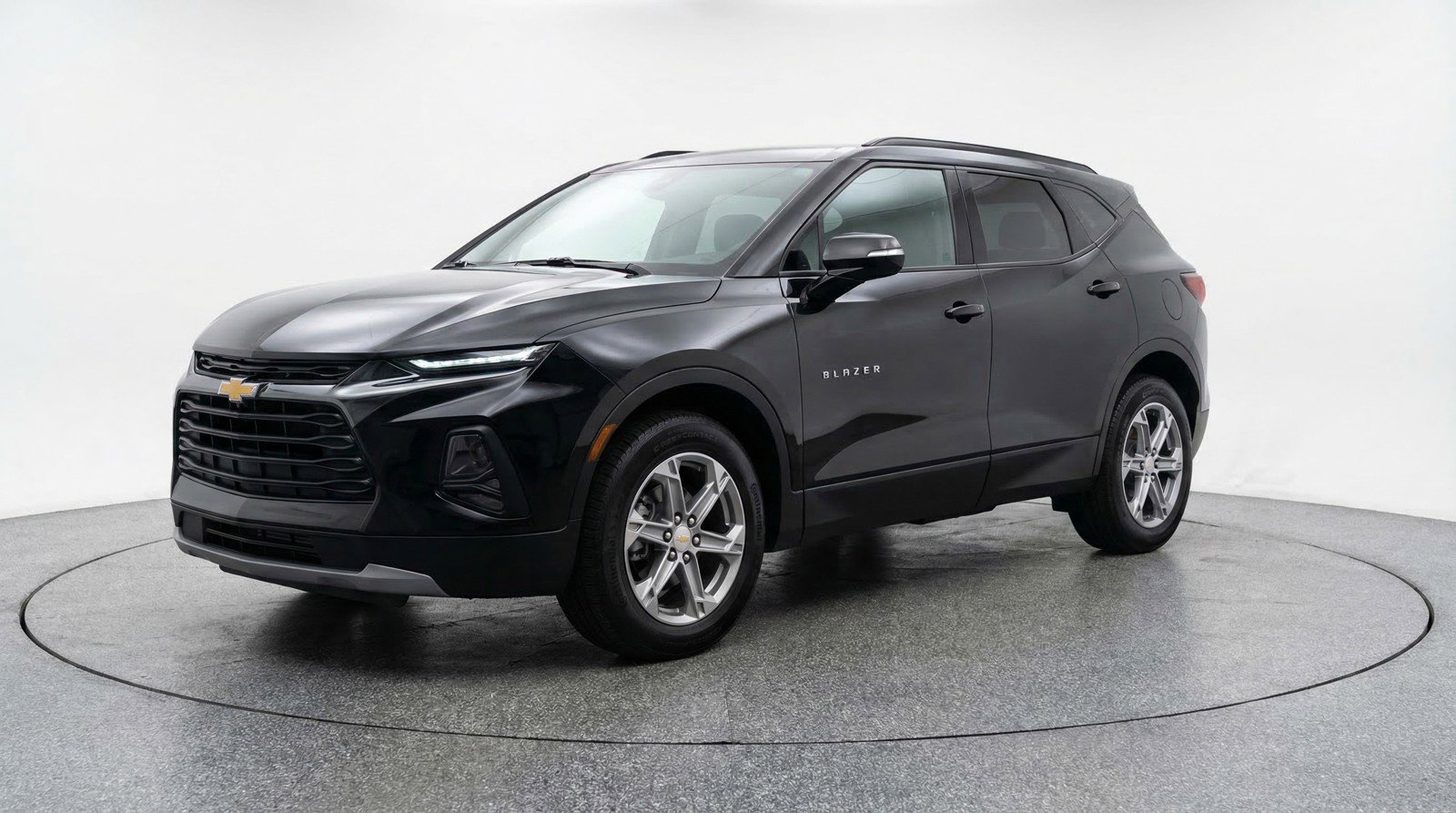 Used 2025 Chevrolet Blazer LT image 3
