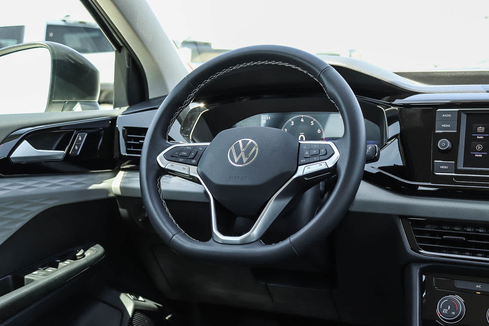 Certified 2023 Volkswagen Taos S FWD image 15
