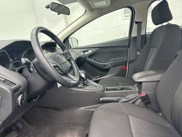 Used 2016 Ford Focus SE w/ SE Sport Package image 8