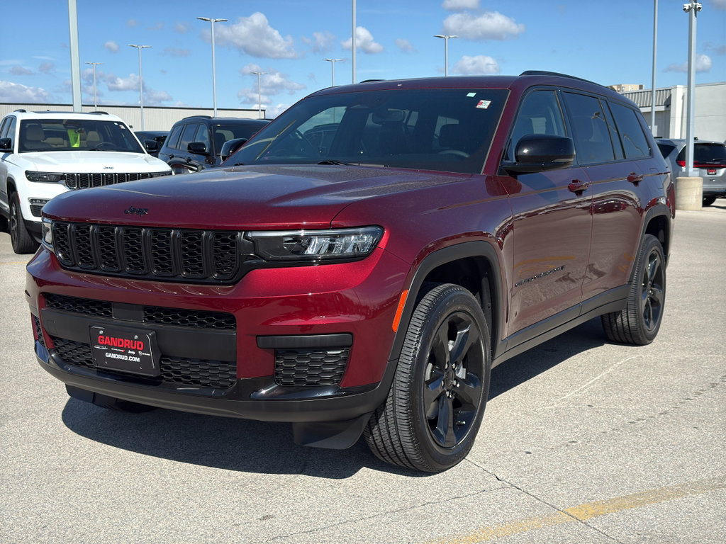 Used 2023 Jeep Grand Cherokee L Laredo AWD/4WD image 2