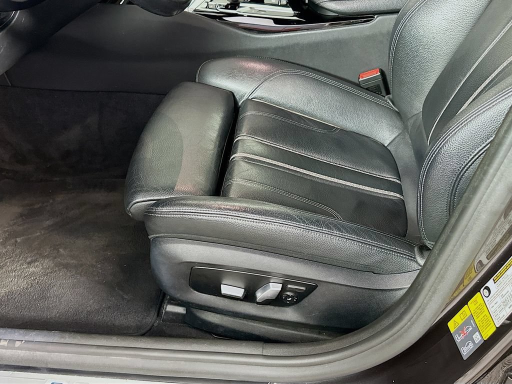 Used 2018 BMW 530e xDrive AWD/4WD image 26