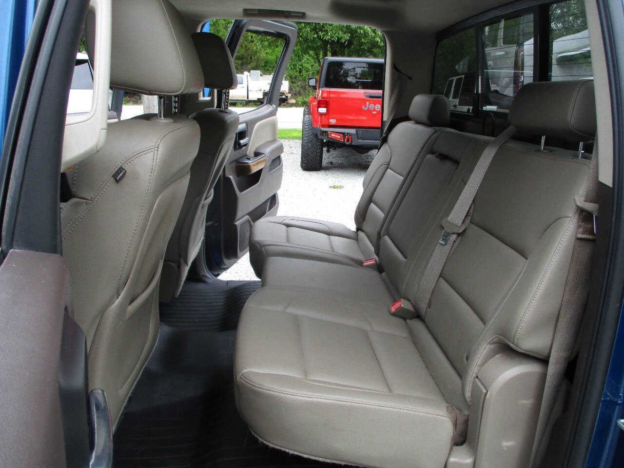 Used 2015 Chevrolet Silverado 1500 LTZ w/ LTZ Plus Package AWD/4WD image 33