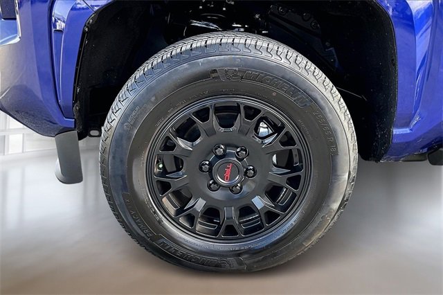 Used 2025 Toyota Tacoma SR5 image 28