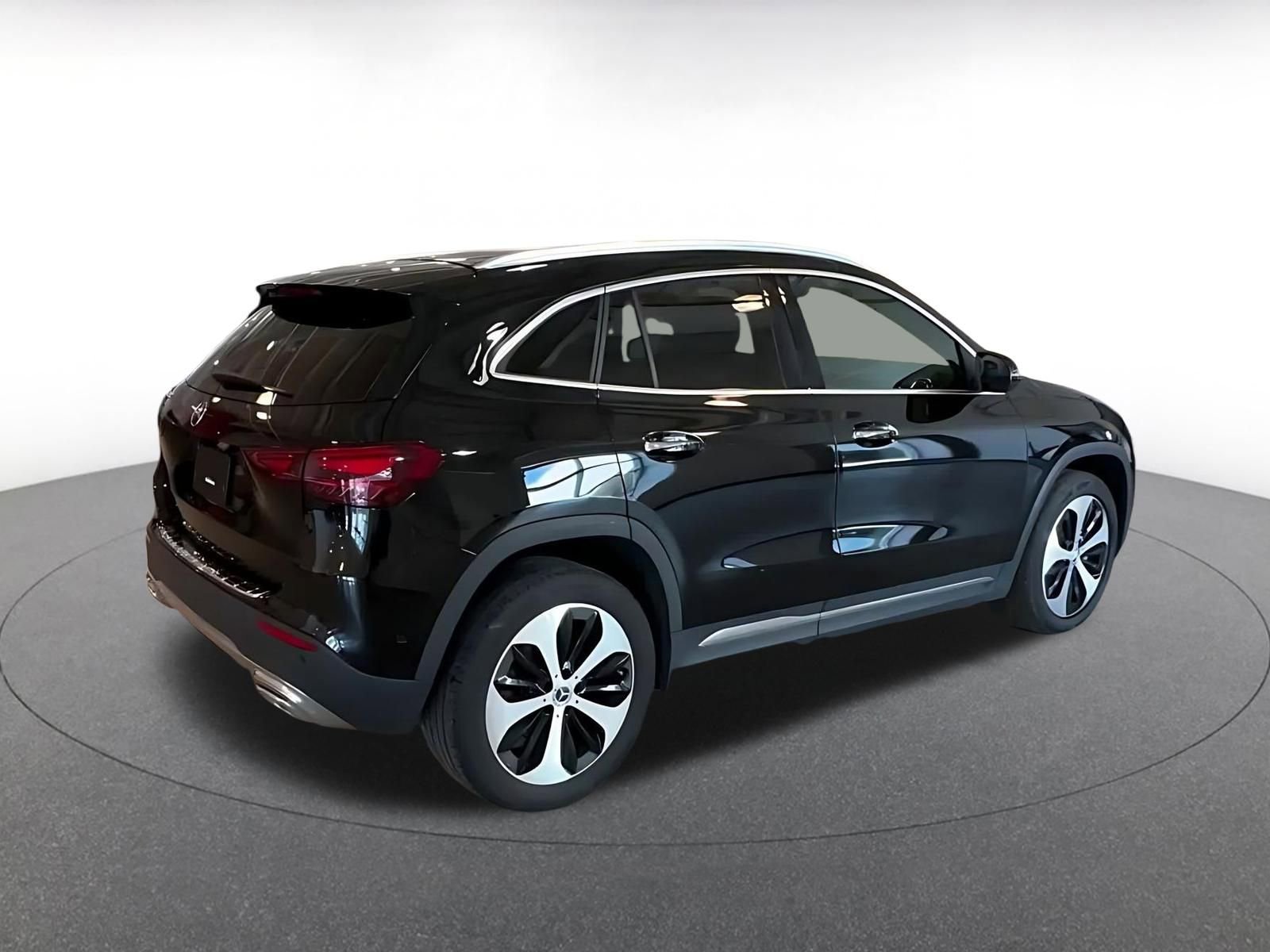 Used 2025 Mercedes-Benz GLA 250 image 12