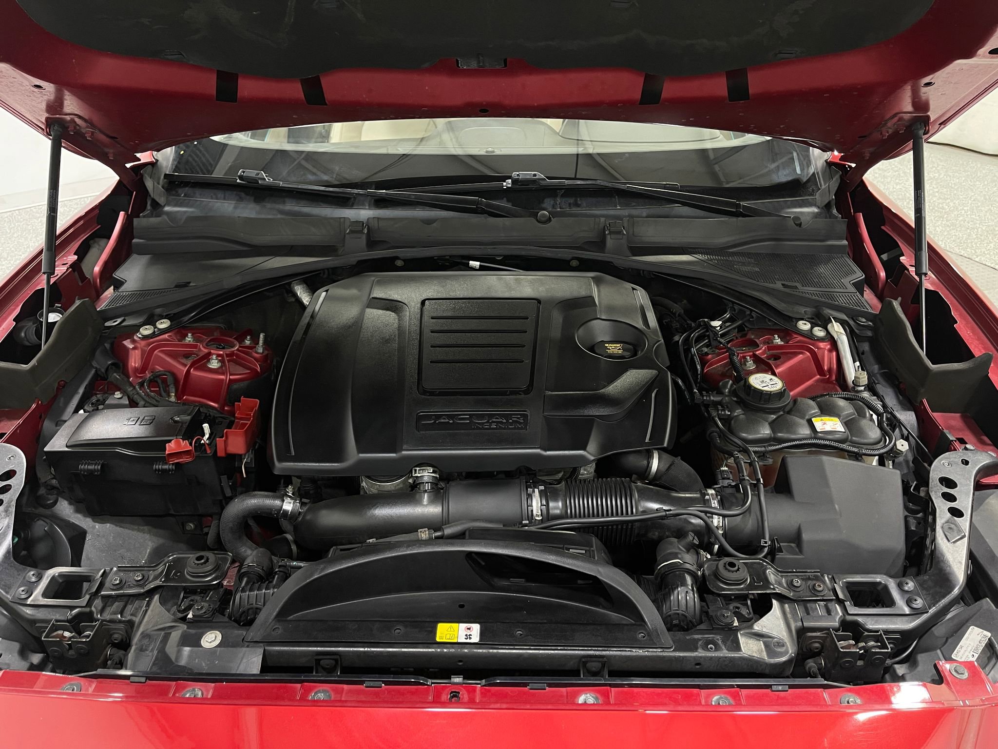 Used 2019 Jaguar F-PACE Prestige image 28