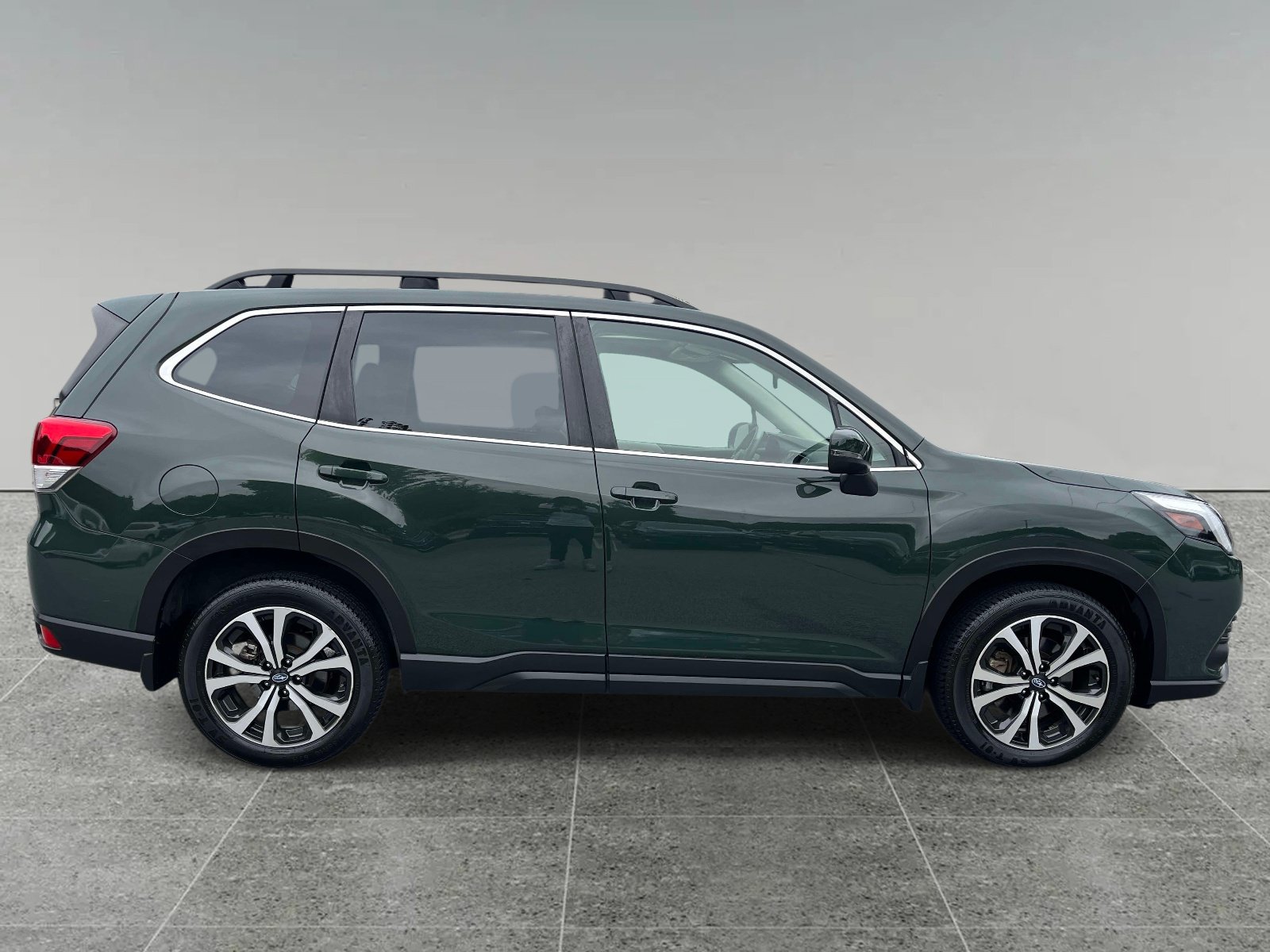 Used 2023 Subaru Forester Limited AWD/4WD image 6