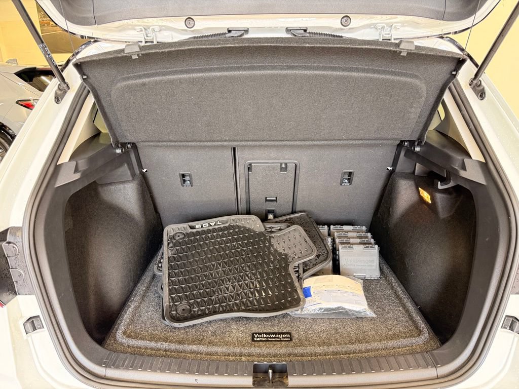 Used 2023 Volkswagen Taos SEL AWD/4WD image 24