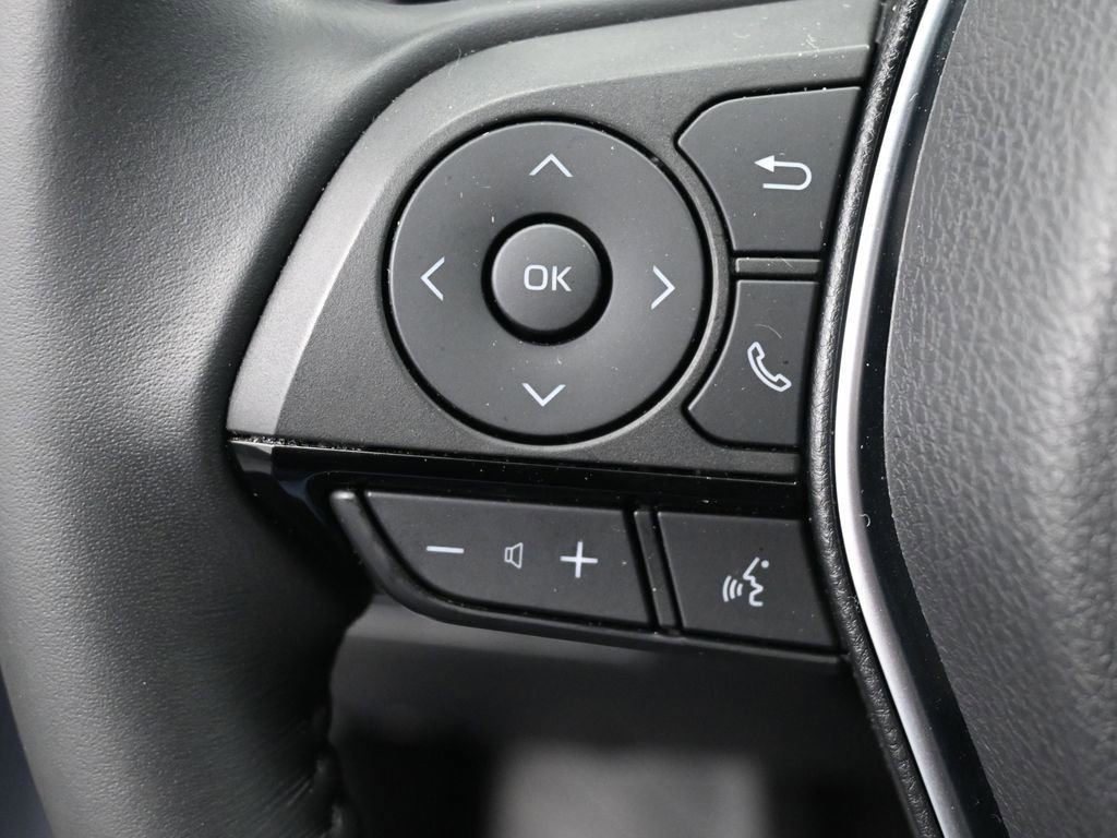 Certified 2024 Toyota Venza XLE image 19