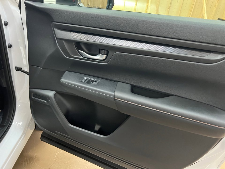 Certified 2025 Honda CR-V Sport-L image 31