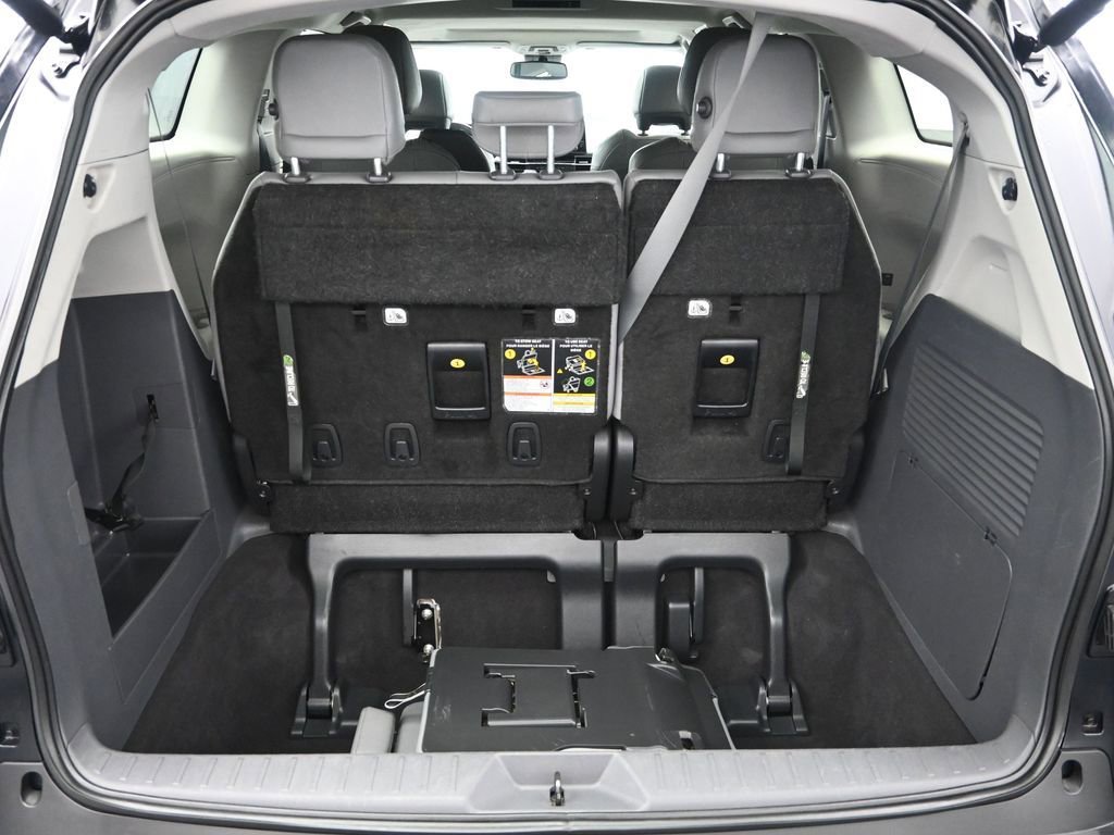 Used 2024 Toyota Sienna XLE image 35