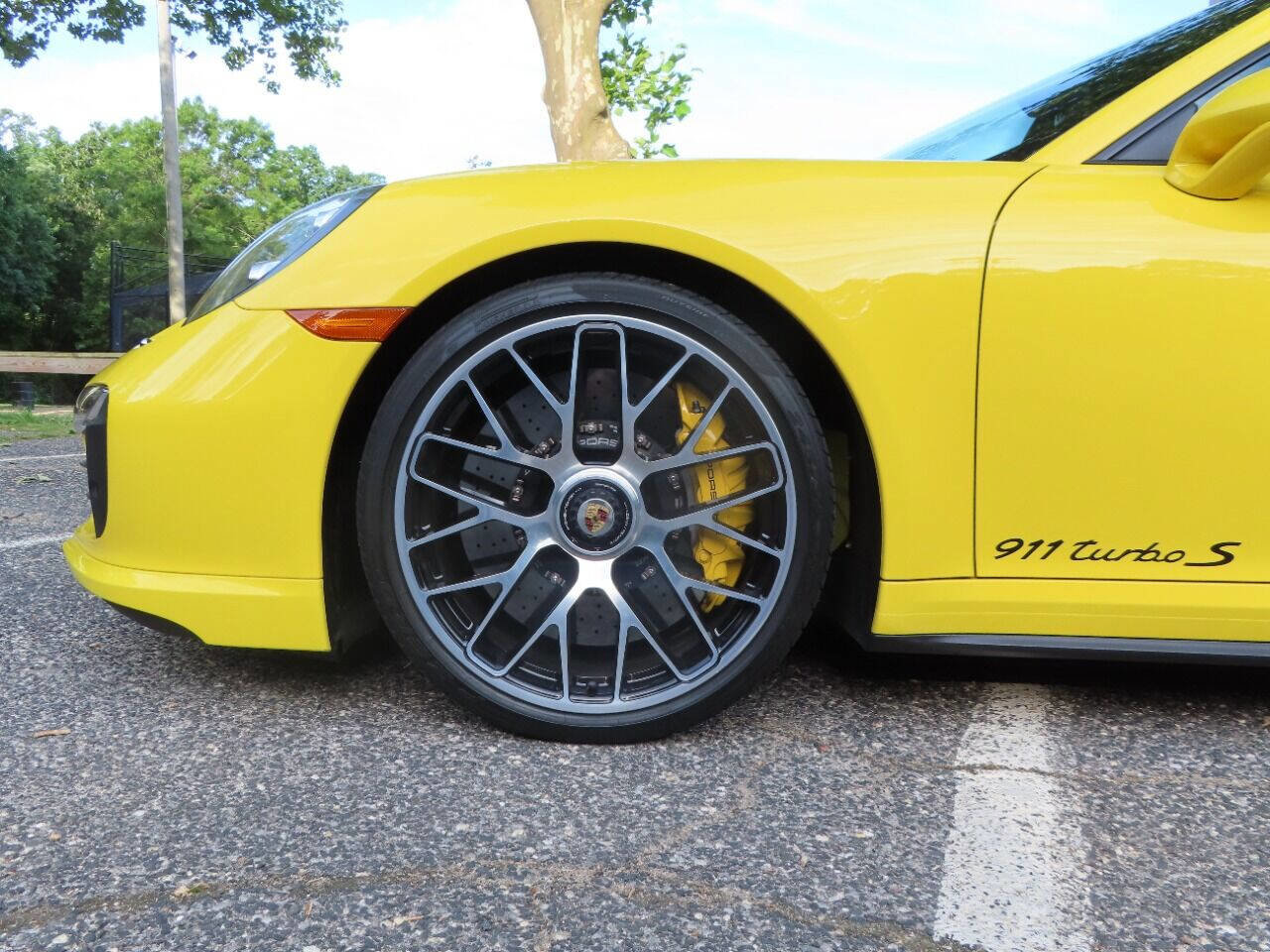 Used 2015 Porsche 911 Turbo S image 8