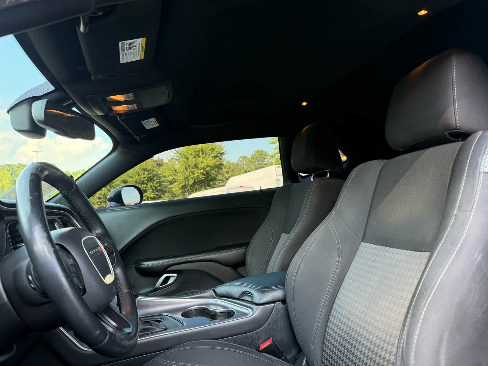 Used 2015 Dodge Challenger SXT RWD image 21