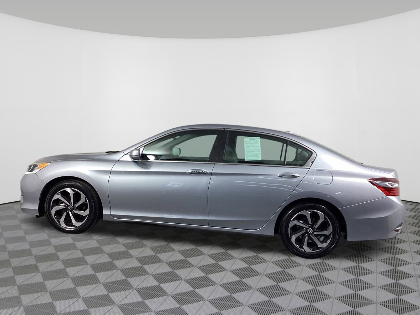 Used 2017 Honda Accord EX-L image 8