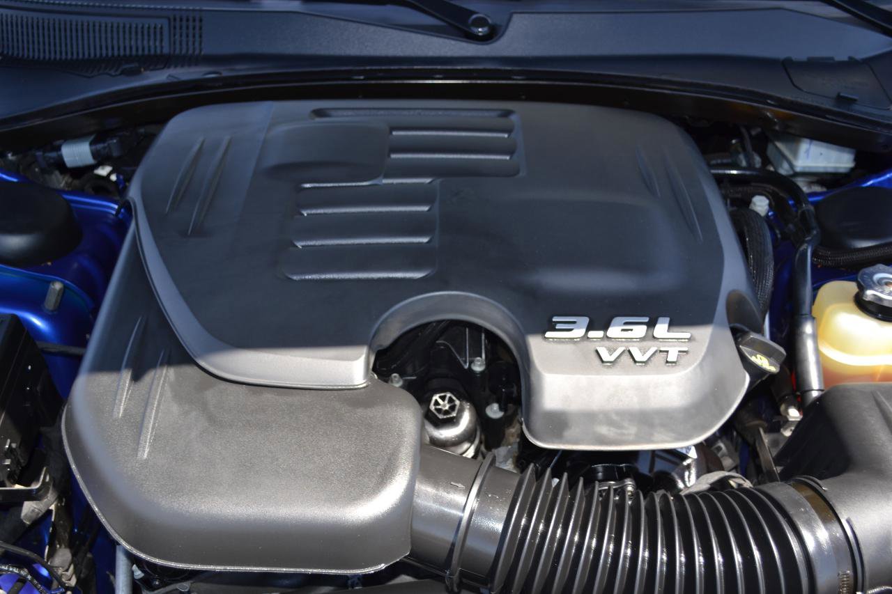 Used 2018 Chrysler 300 Touring L AWD/4WD image 57