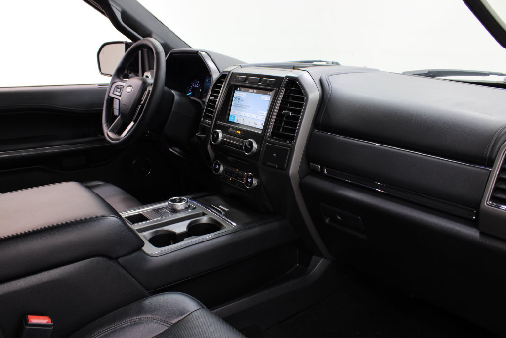 Used 2018 Ford Expedition XLT w/ Equipment Group 202A RWD image 27
