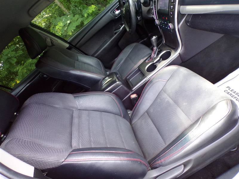 Used 2017 Toyota Camry SE FWD image 18
