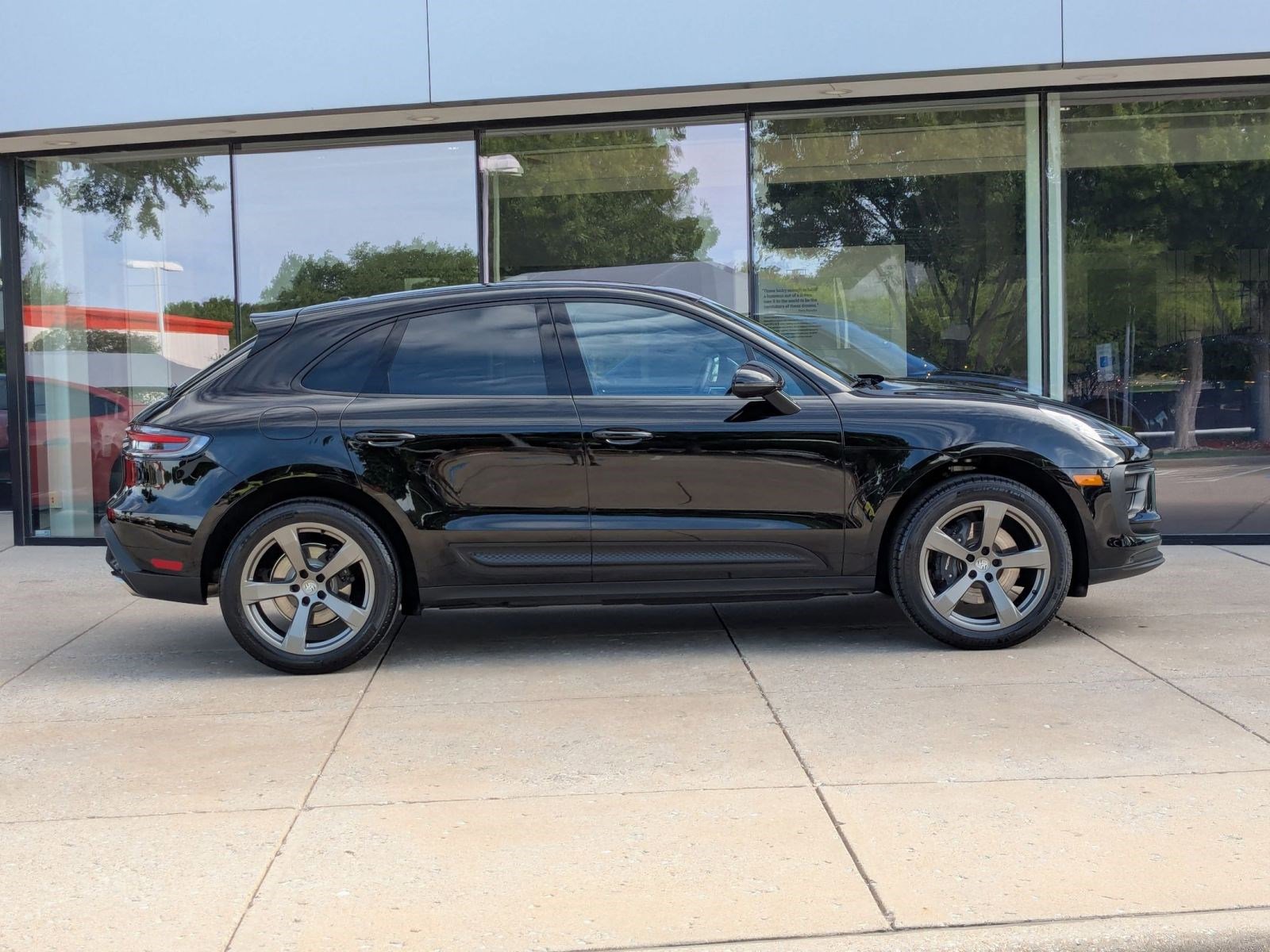 Certified 2026 Porsche Macan image 8