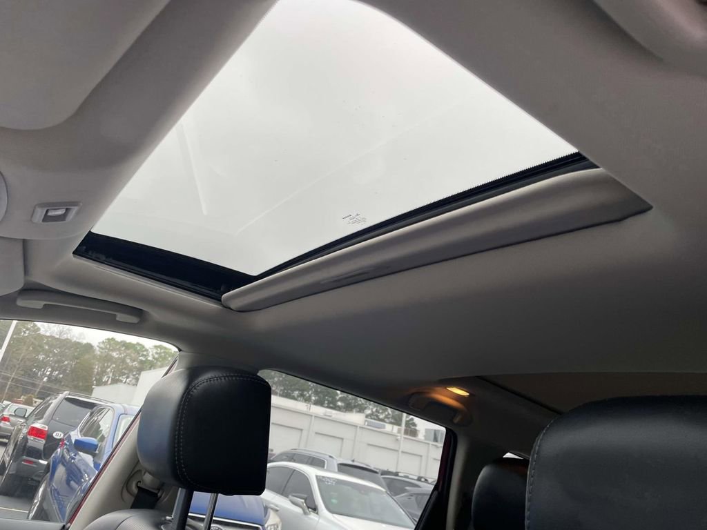 Used 2019 Nissan Pathfinder Platinum image 31