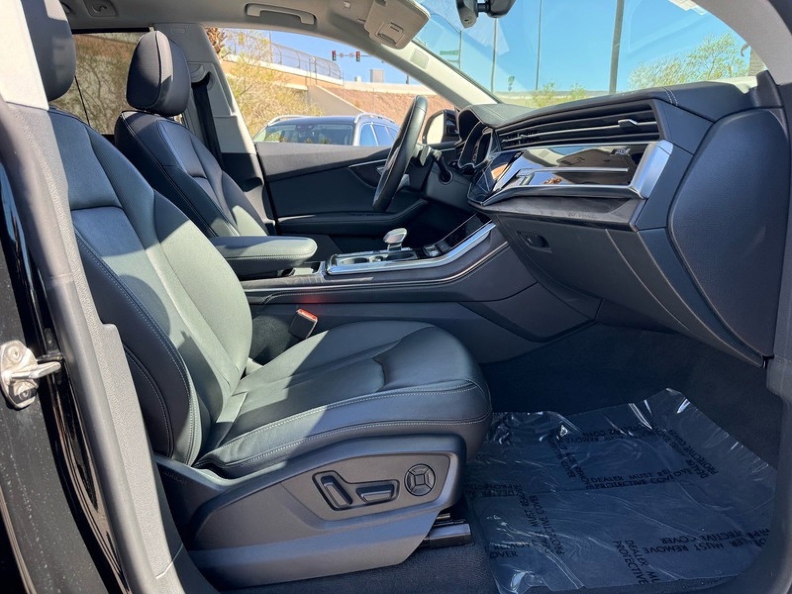 Used 2023 Audi Q8 Premium Plus w/ Premium Plus Package image 24