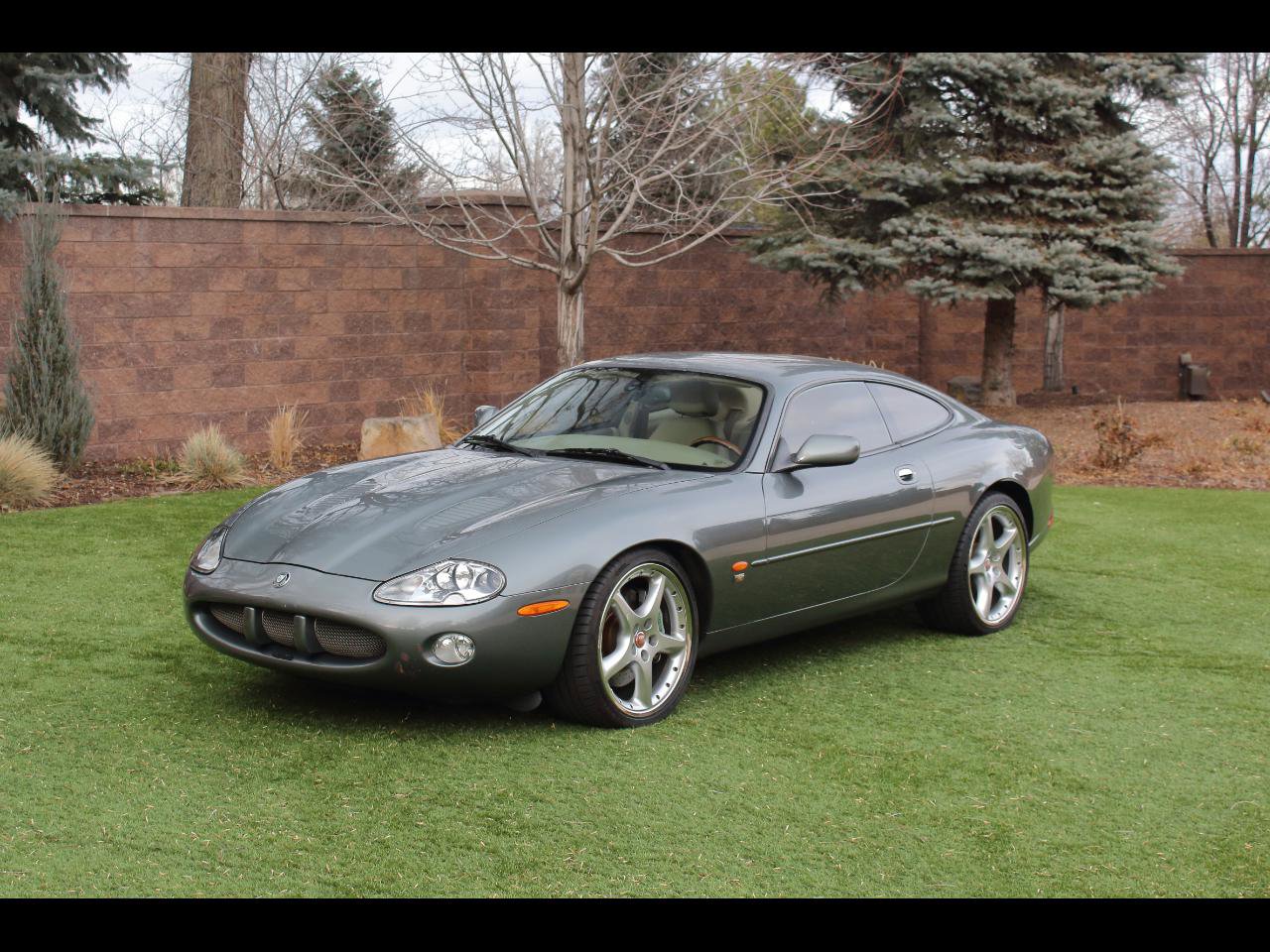 Used 2003 Jaguar XK8 Coupe image 1