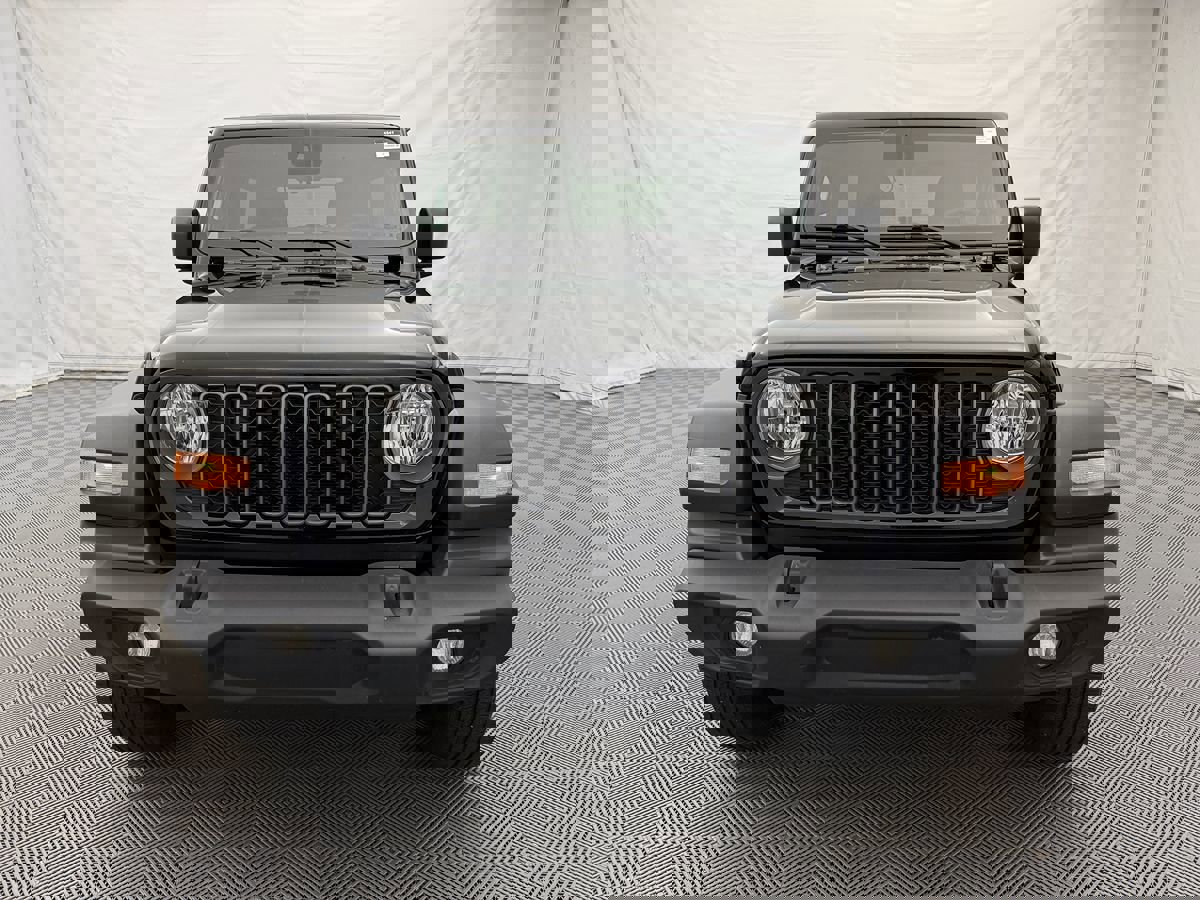 Used 2025 Jeep Wrangler Unlimited Sport image 2