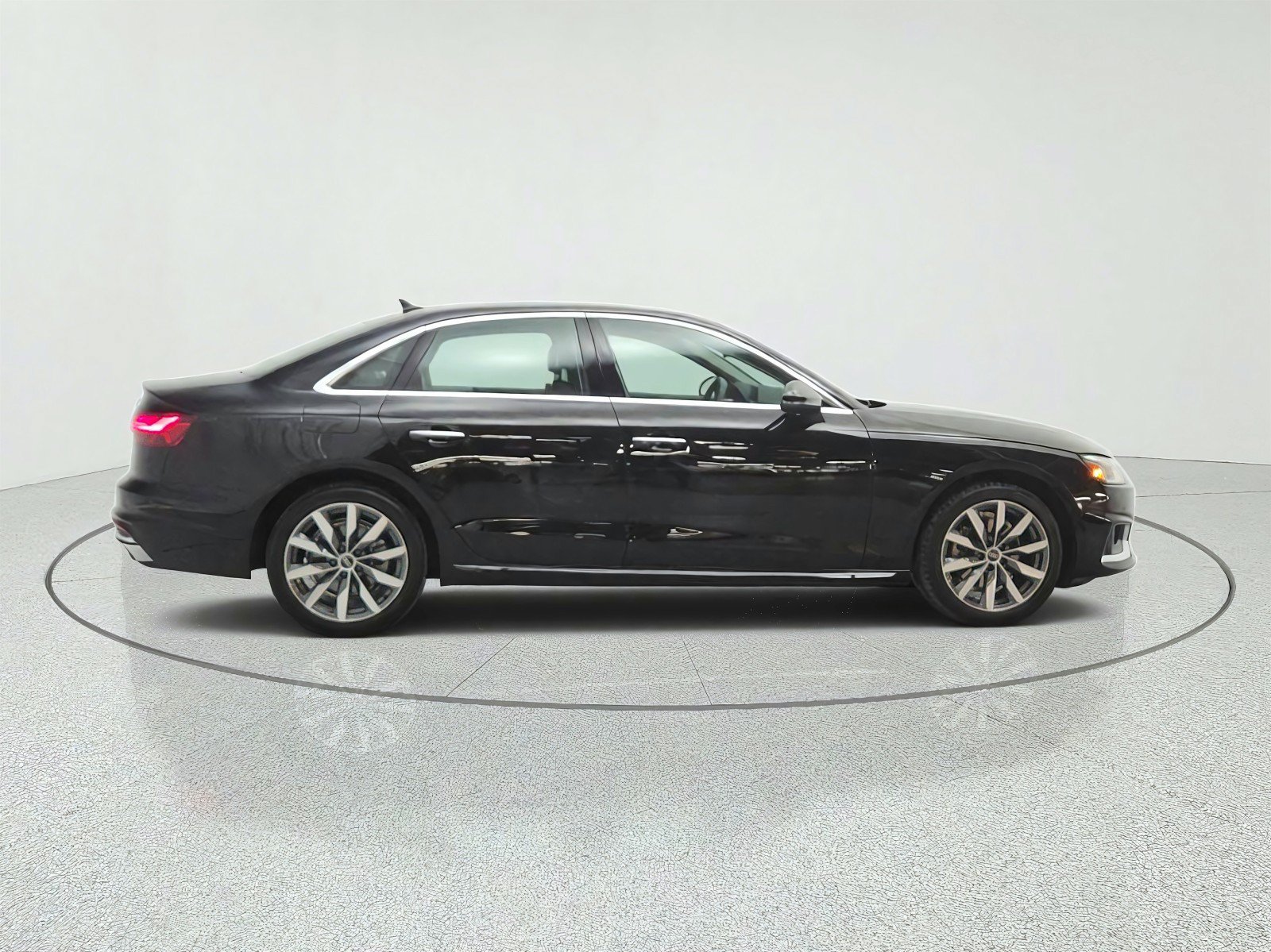 Used 2023 Audi A4 2.0T Premium w/ Convenience Package AWD/4WD image 4
