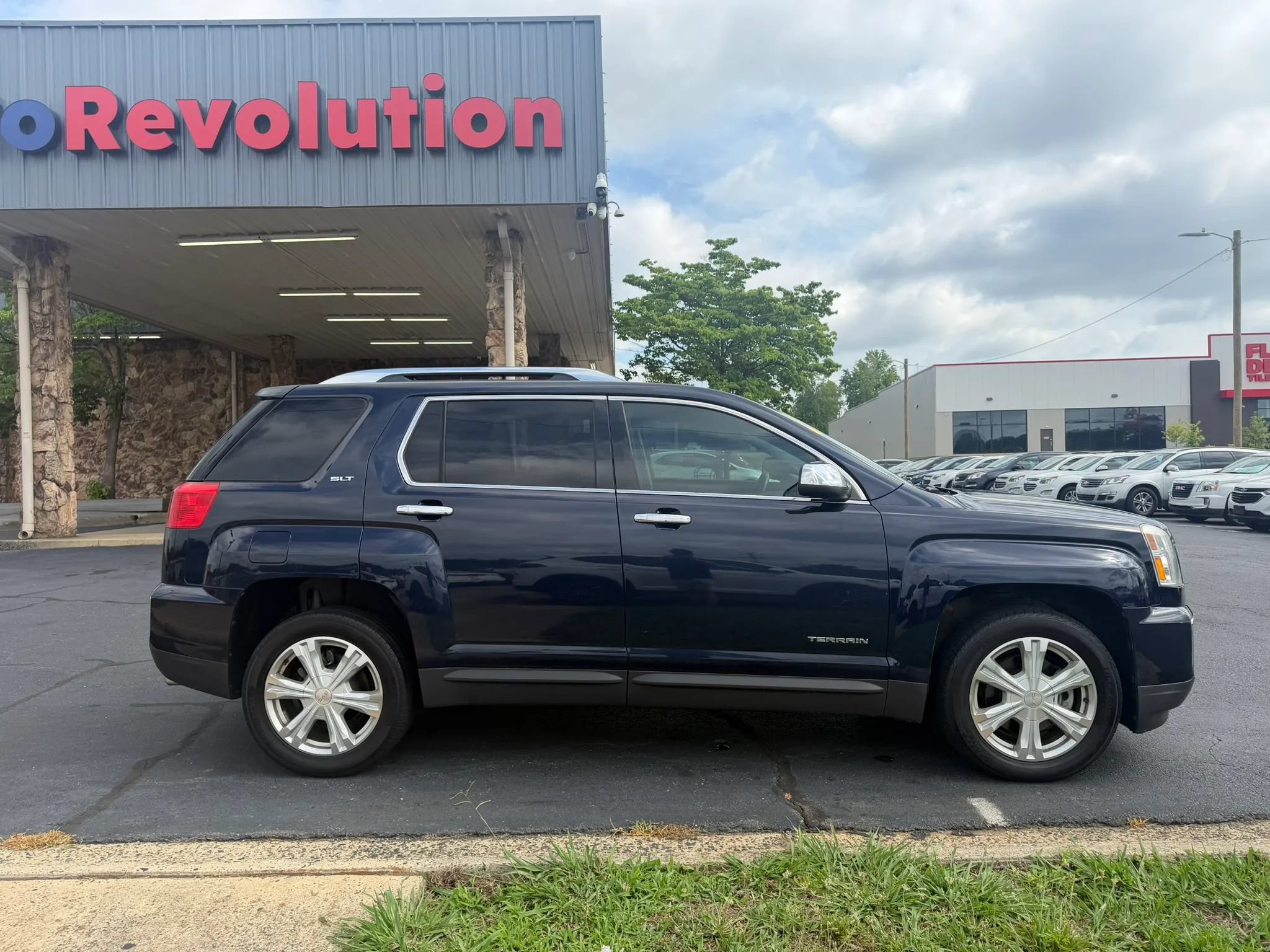 Used 2017 GMC Terrain SLT w/ Open Road Package AWD/4WD image 8