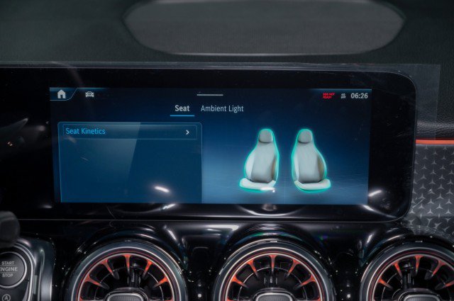 Used 2026 Mercedes-Benz GLB 250 image 16