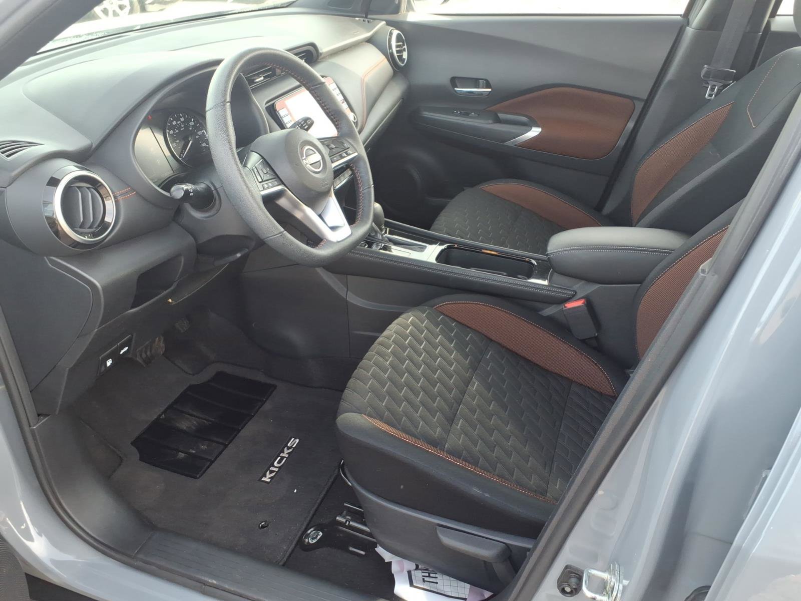 Used 2023 Nissan Kicks SR image 12