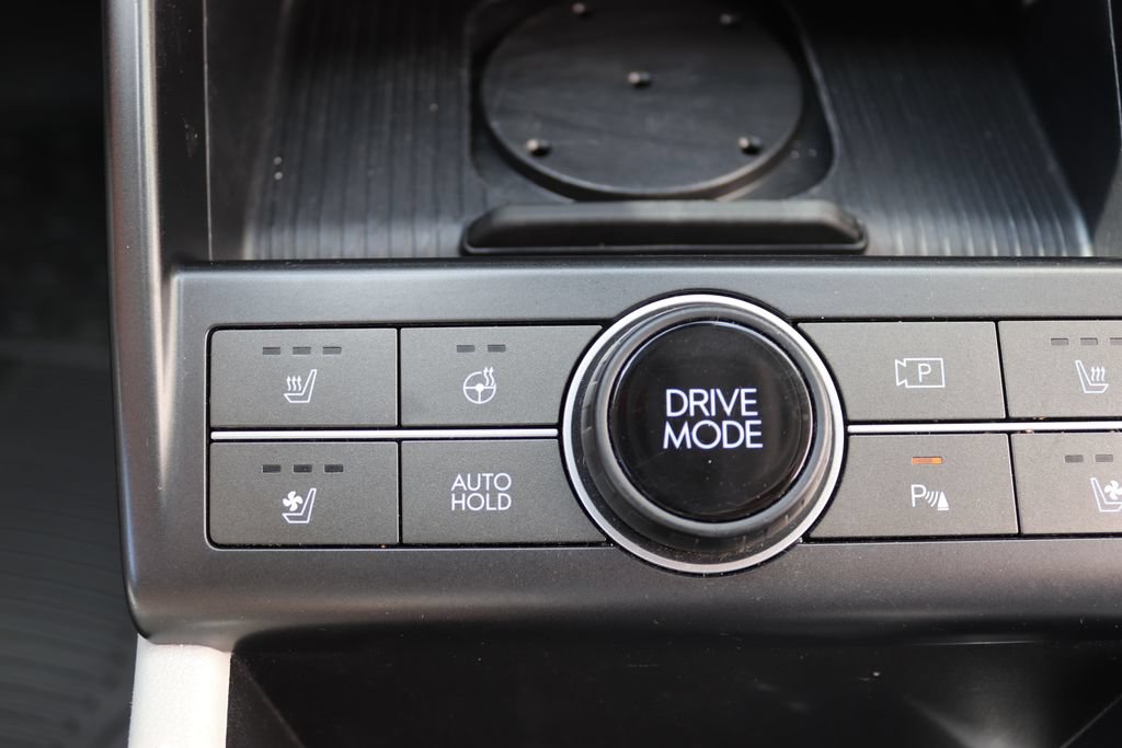 Used 2024 Hyundai Kona Limited FWD image 20