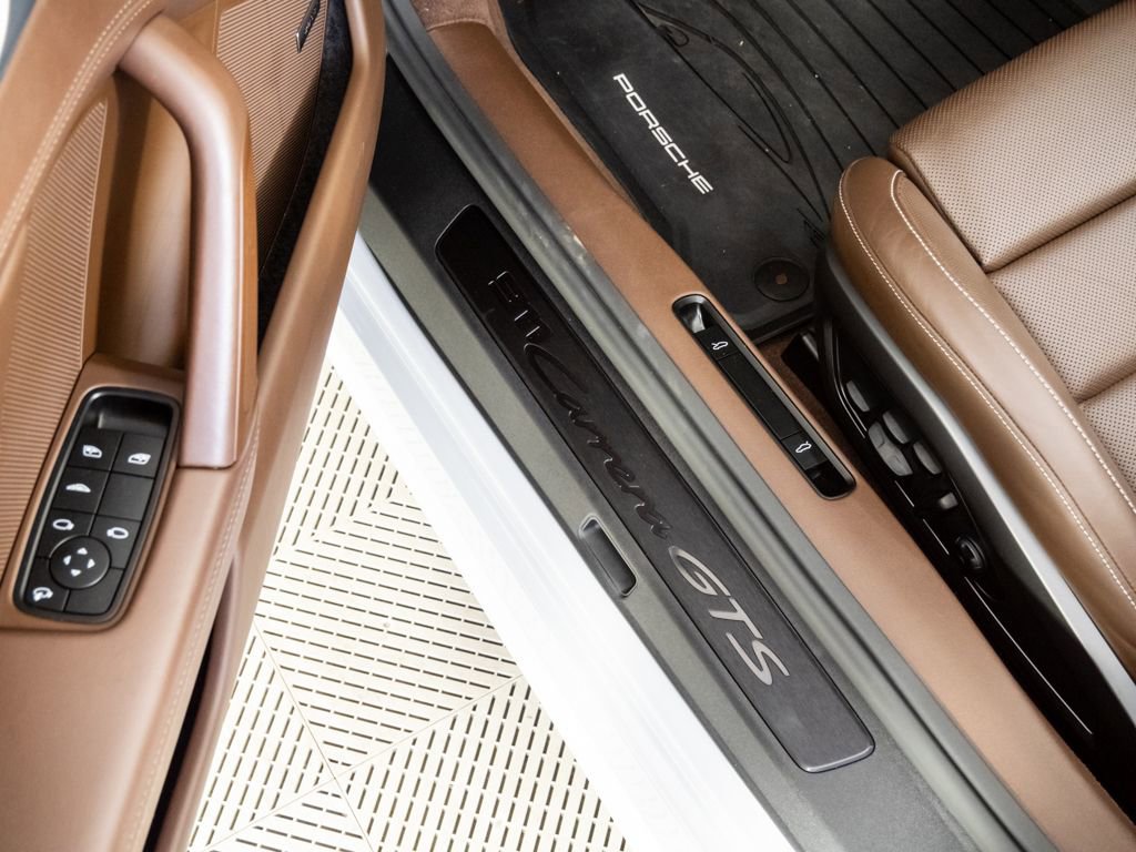 Certified 2024 Porsche 911 Carrera GTS image 8