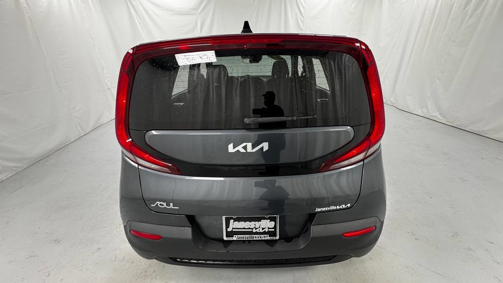 Used 2022 Kia Soul LX w/ Technology Package FWD image 5