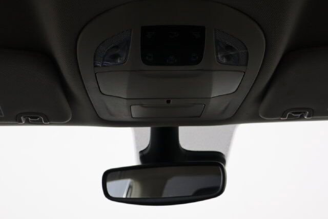 Used 2023 Chrysler Voyager LX FWD image 28