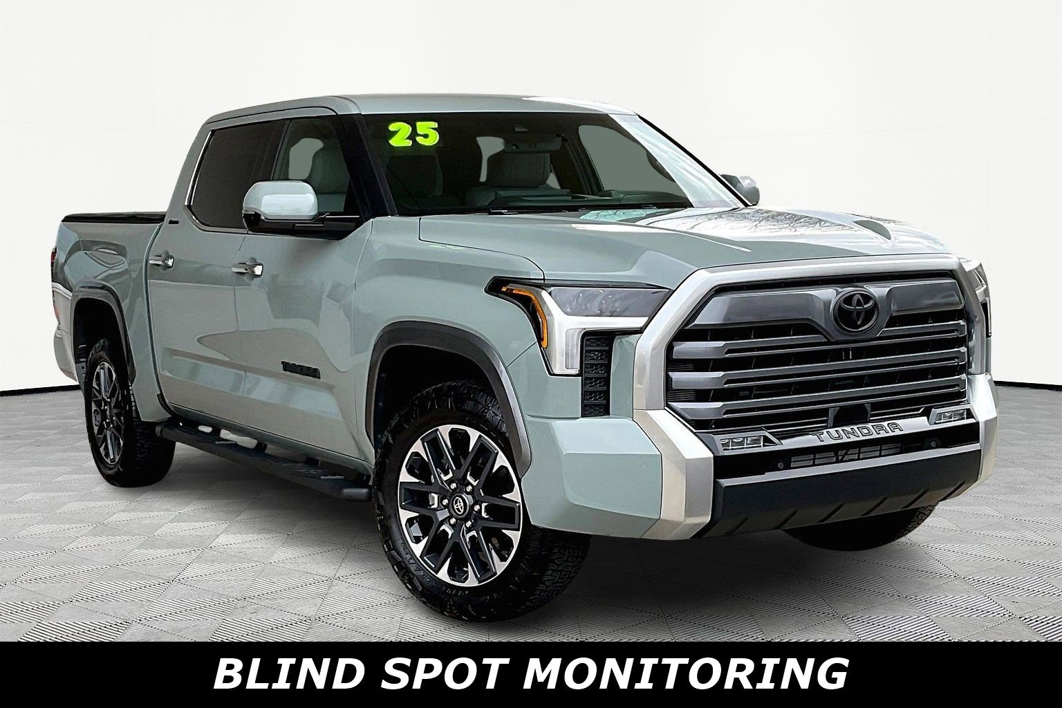 Used 2025 Toyota Tundra Limited AWD/4WD image 3