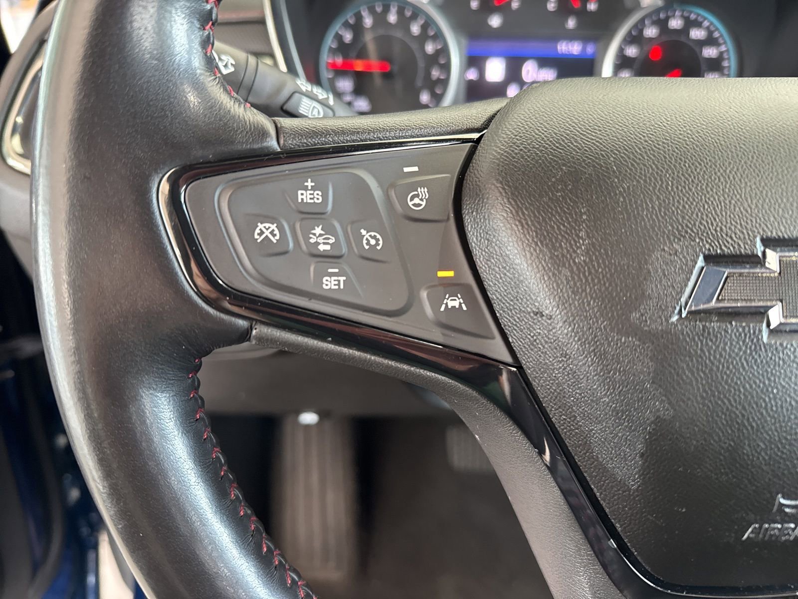 Used 2022 Chevrolet Equinox RS w/ RS Leather Package image 26