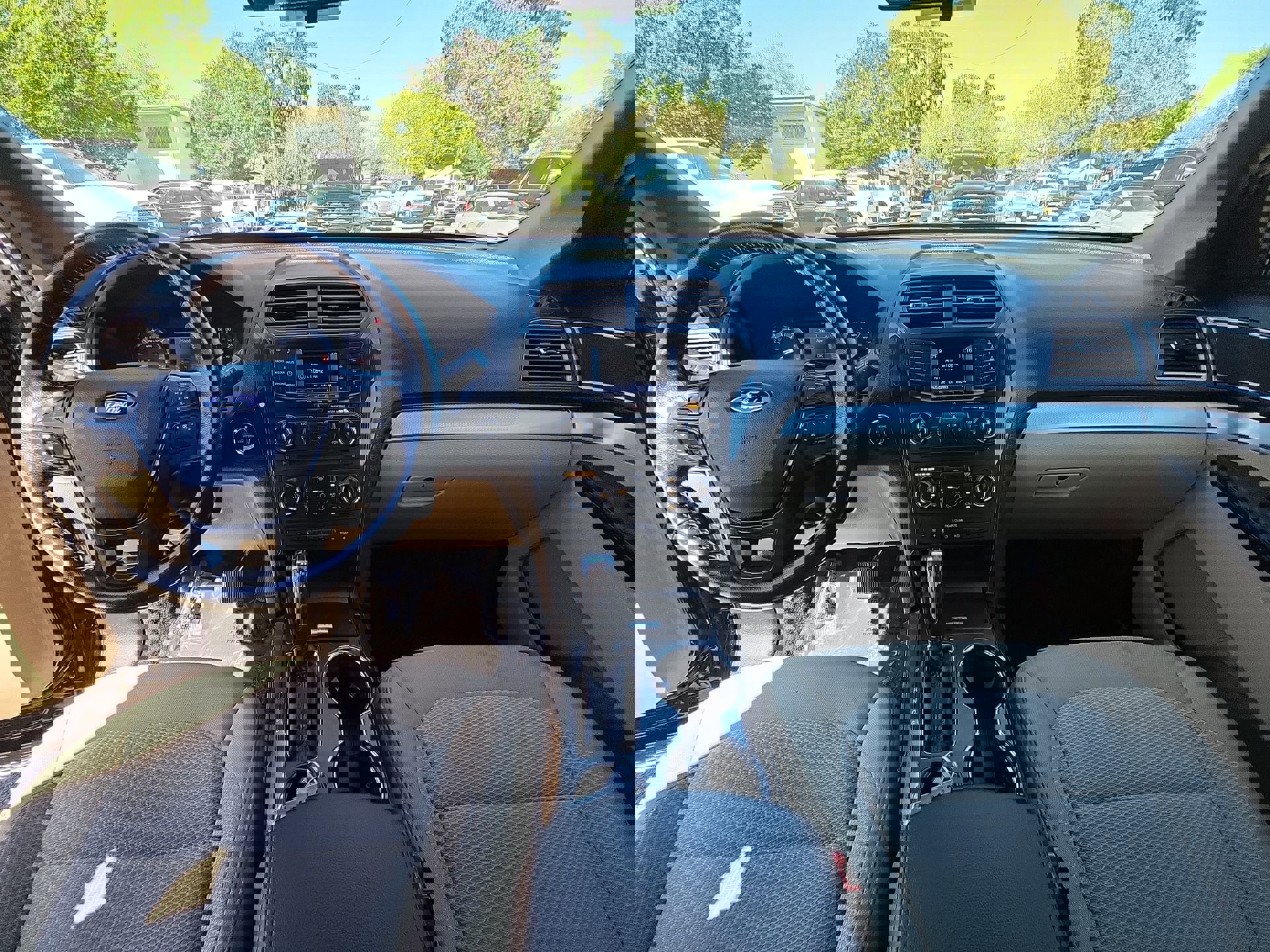 Used 2017 Ford Explorer XLT image 26