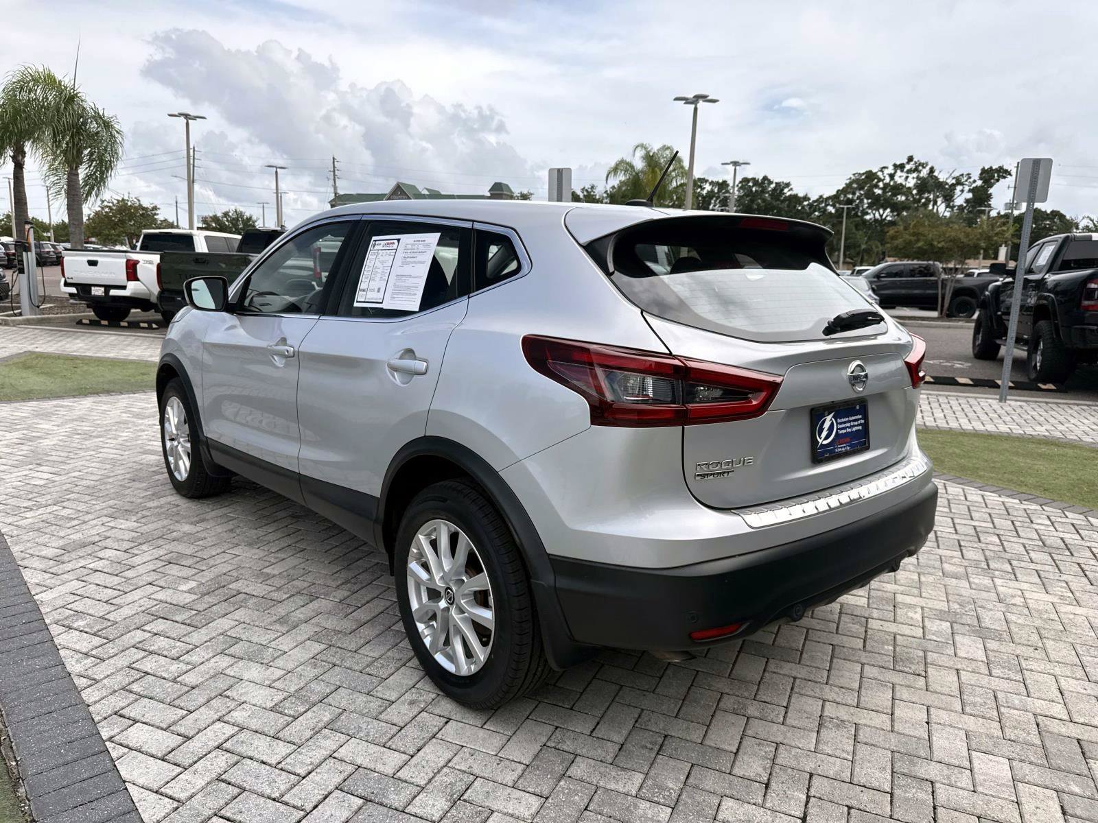 Used 2022 Nissan Rogue Sport S FWD image 4