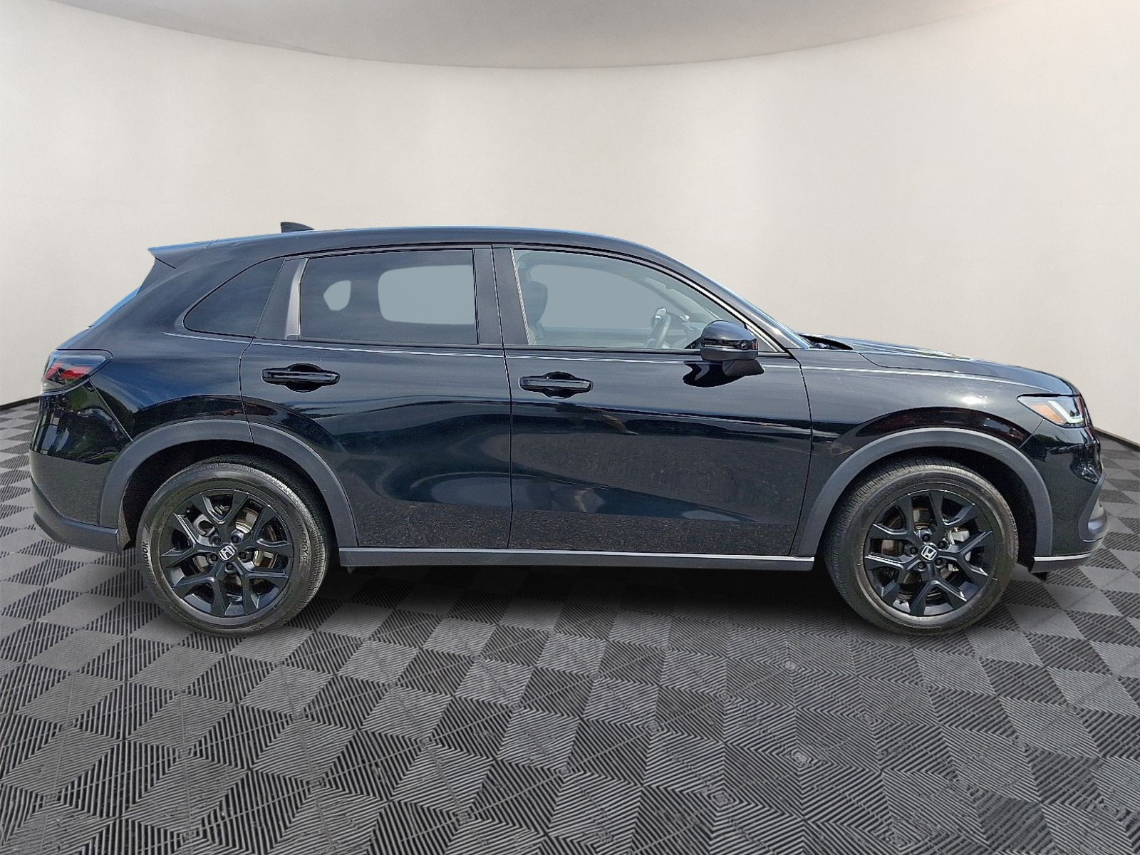 Used 2025 Honda HR-V Sport image 7