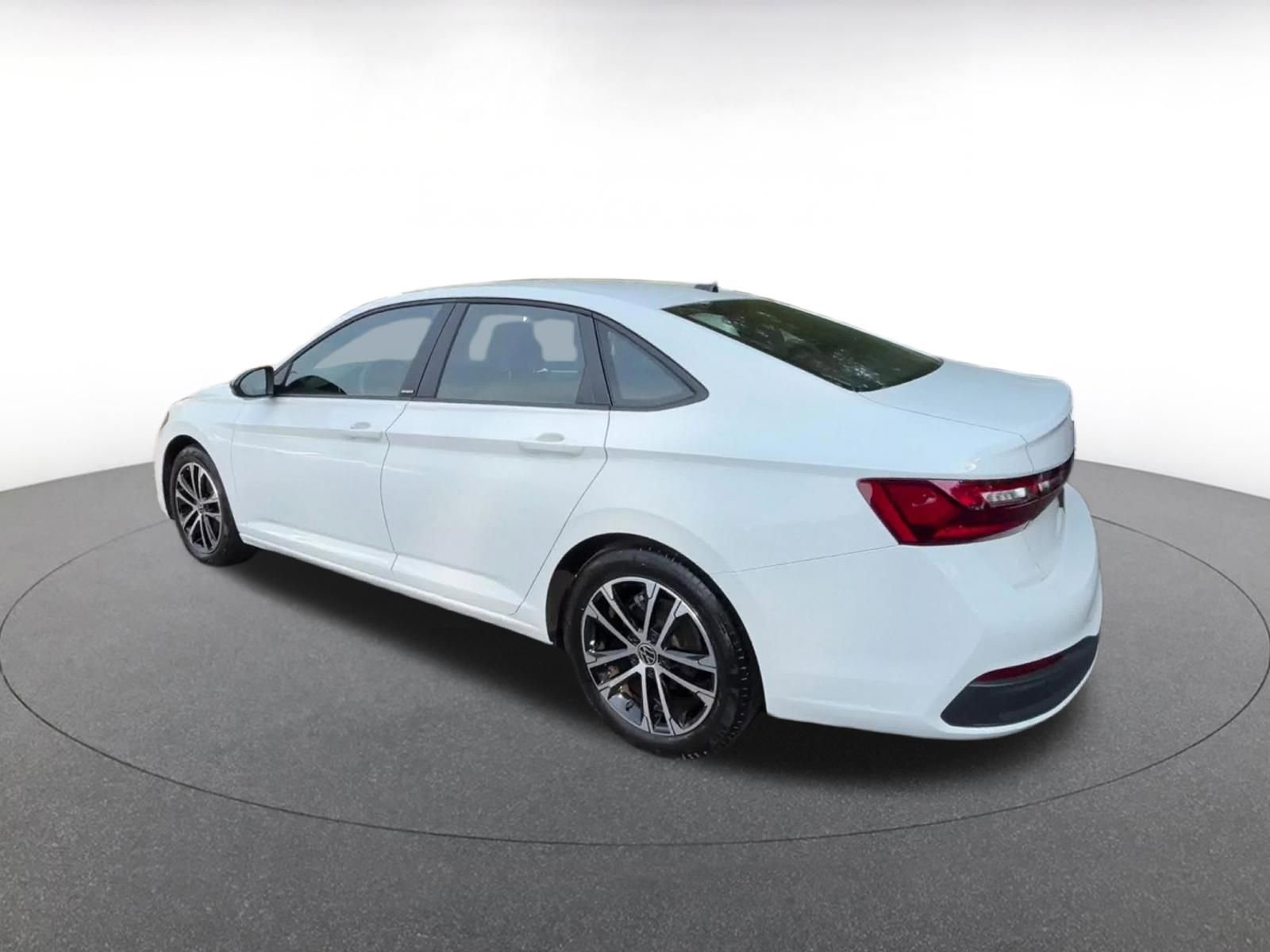 Used 2025 Volkswagen Jetta Sport FWD image 10