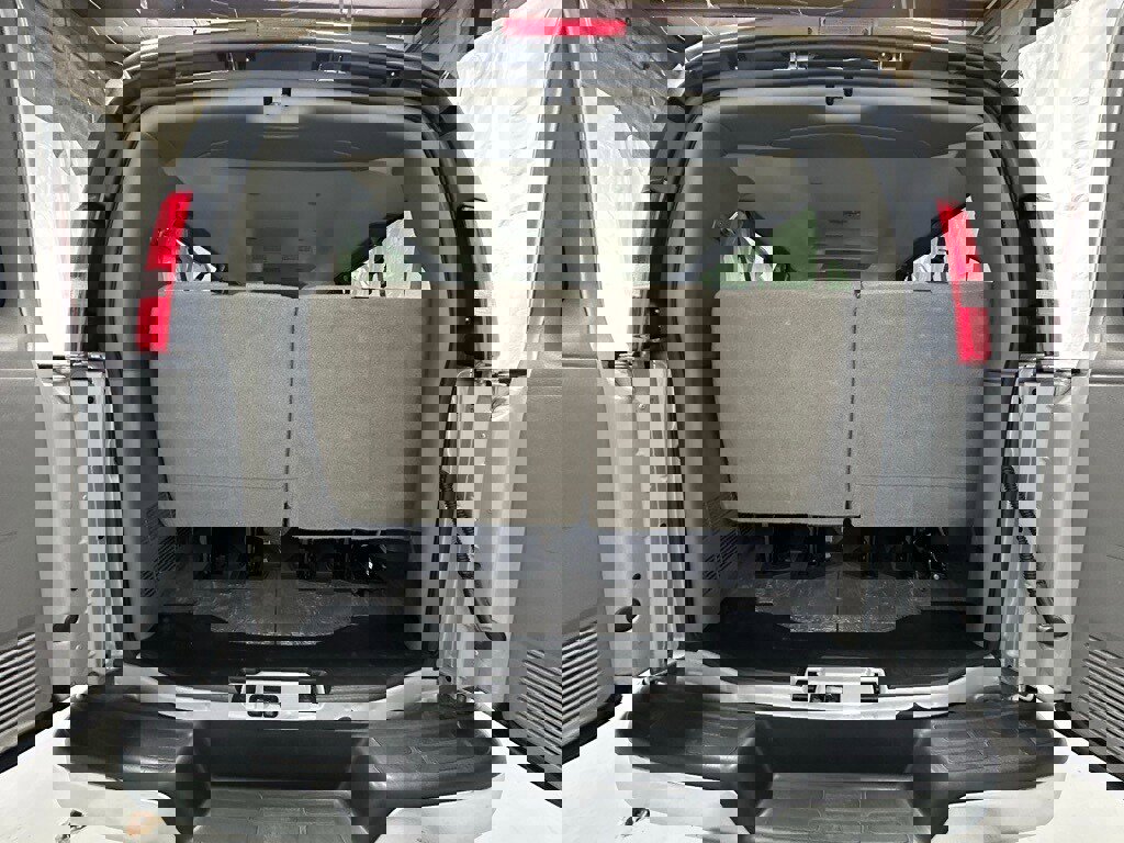 Used 2025 Chevrolet Express 3500 LT w/ LT Preferred Equipment Group image 33