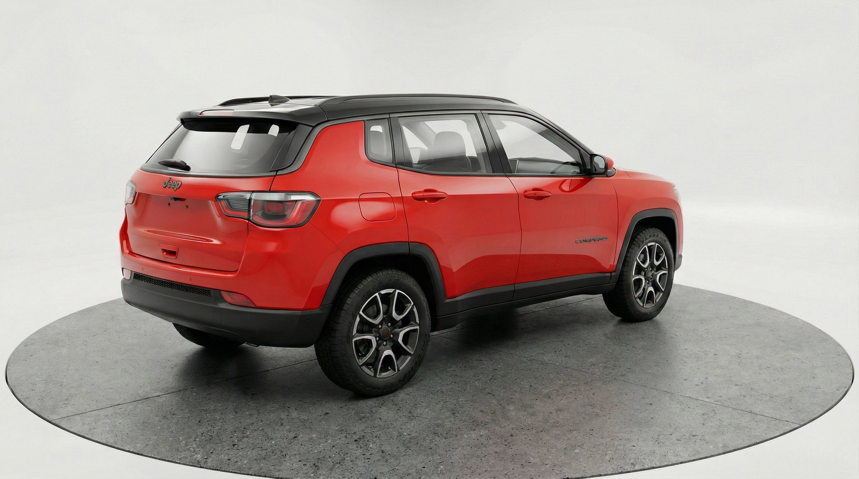 Used 2025 Jeep Compass Trailhawk AWD/4WD image 9