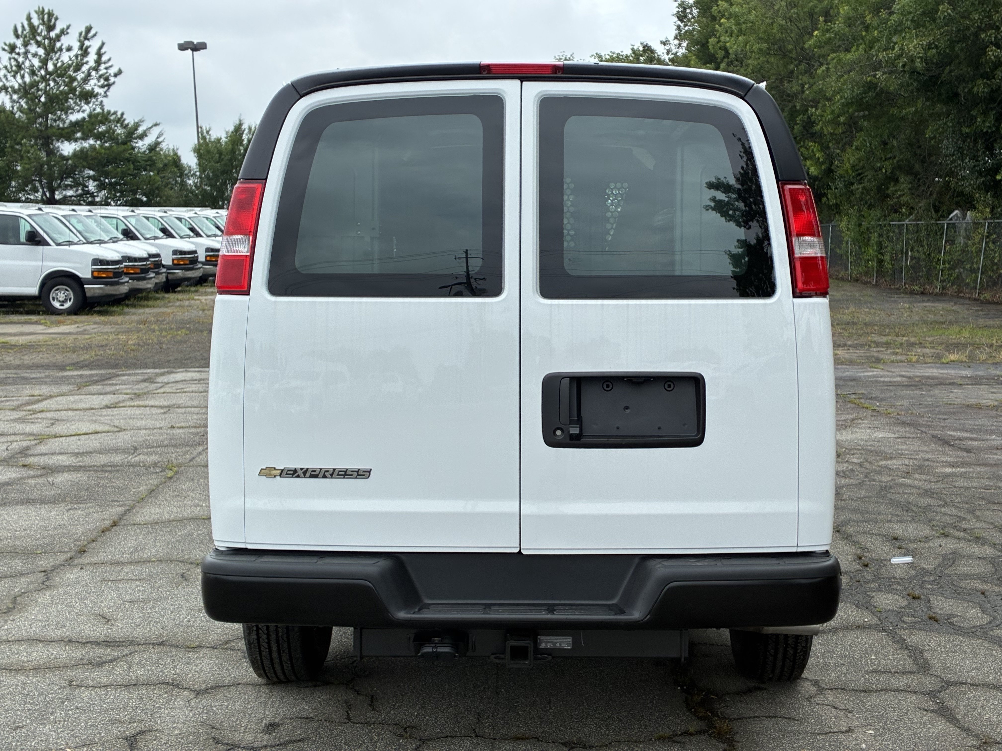 New 2026 Chevrolet Express 2500 w/ Driver Convenience Package RWD image 9