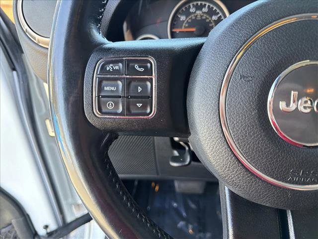 Used 2016 Jeep Wrangler Unlimited Sahara image 15
